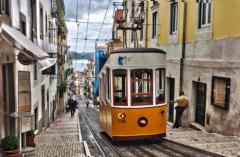 Caminhada pelo Bairro Alto e a Bica